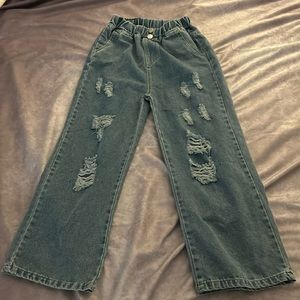 NWOT girls ripped baggy jeans size 9-10
